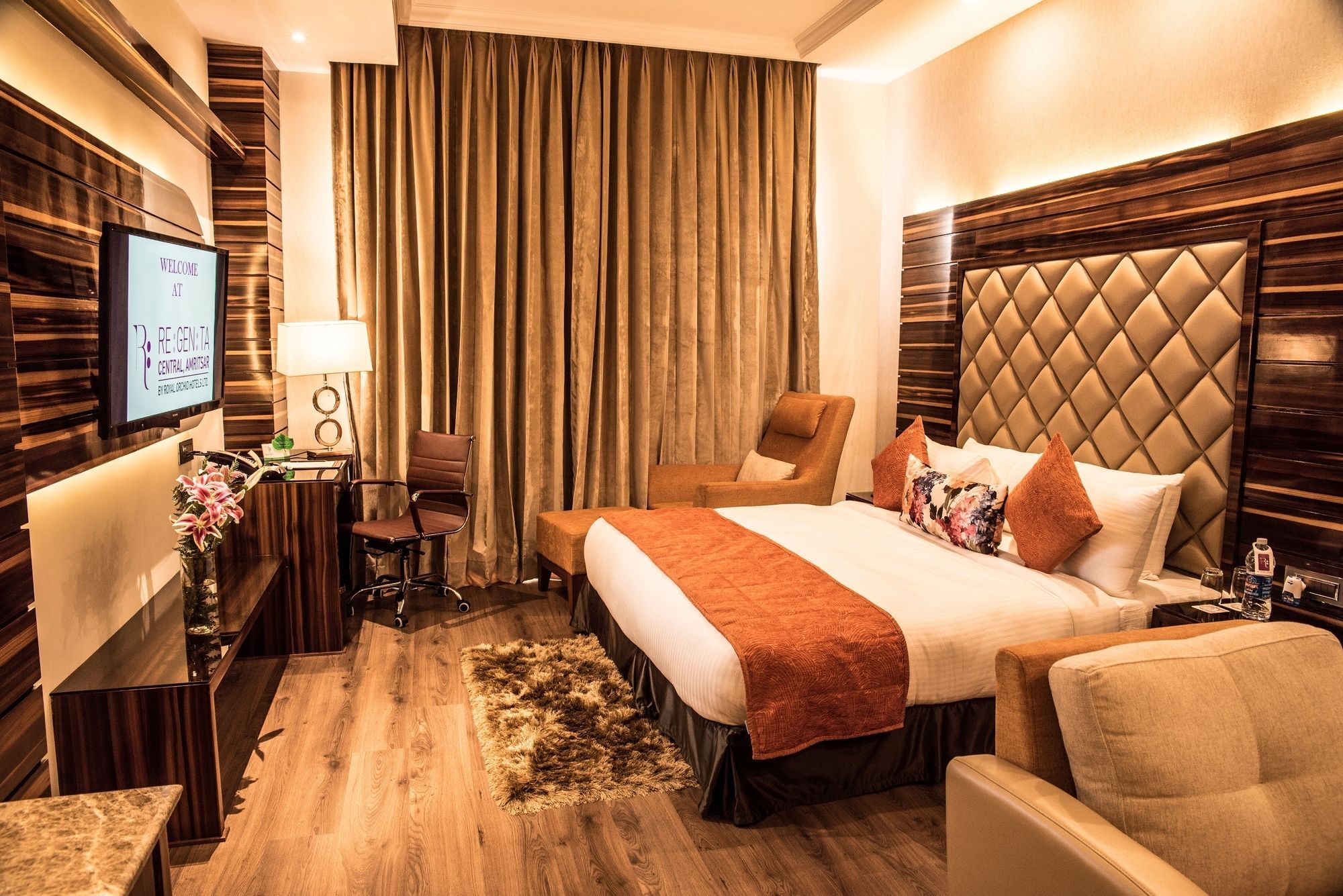 Regenta Central Amritsar Eksteriør billede